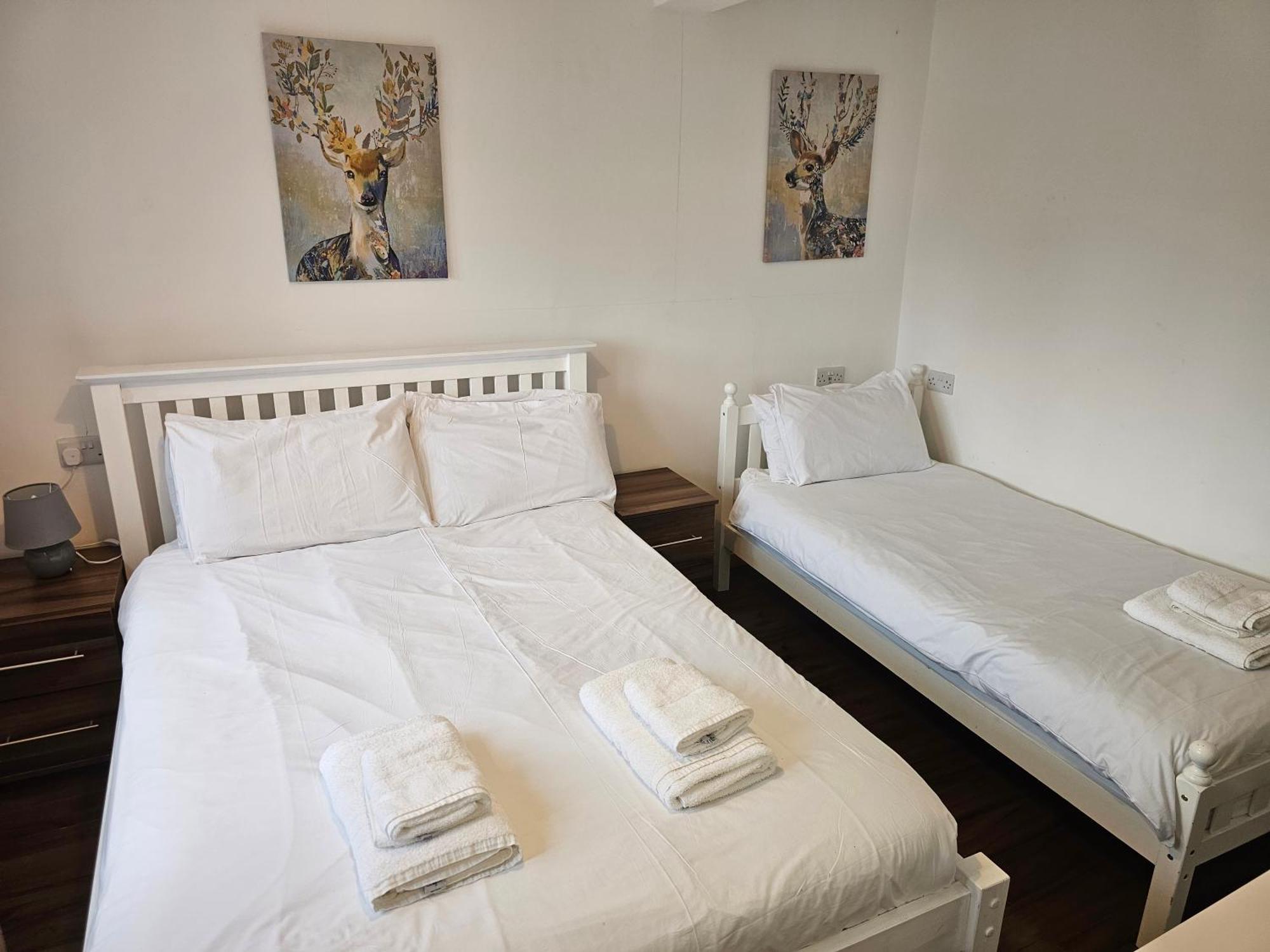 Homebird Property - Conway House ลีดส์ ภายนอก รูปภาพ